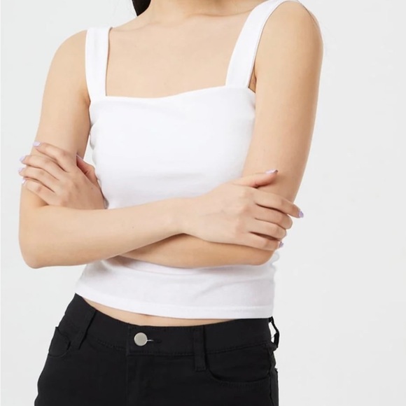 White square  neck tank top - Picture 2 of 10